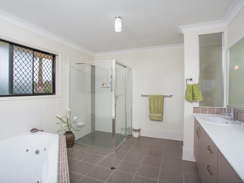 79 Moss Road, Wakerley QLD 4154