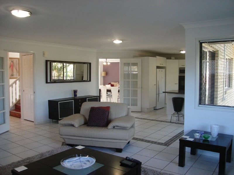 5 Aspen Street, Carindale QLD 4152