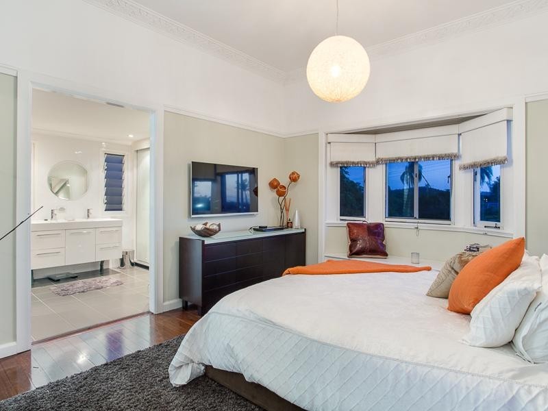 56 Henderson Street, Camp Hill QLD 4152