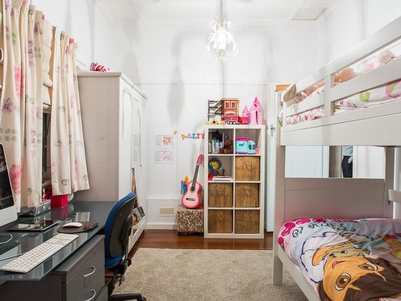 56 Henderson Street, Camp Hill QLD 4152