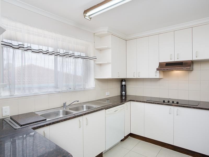 2 Bluebell Street, Mansfield QLD 4122