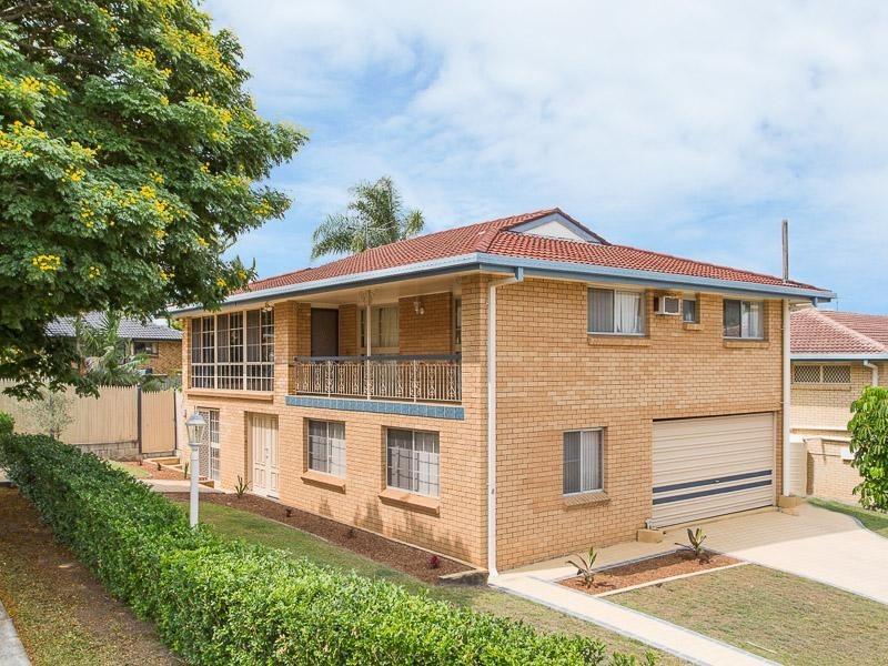 2 Bluebell Street, Mansfield QLD 4122