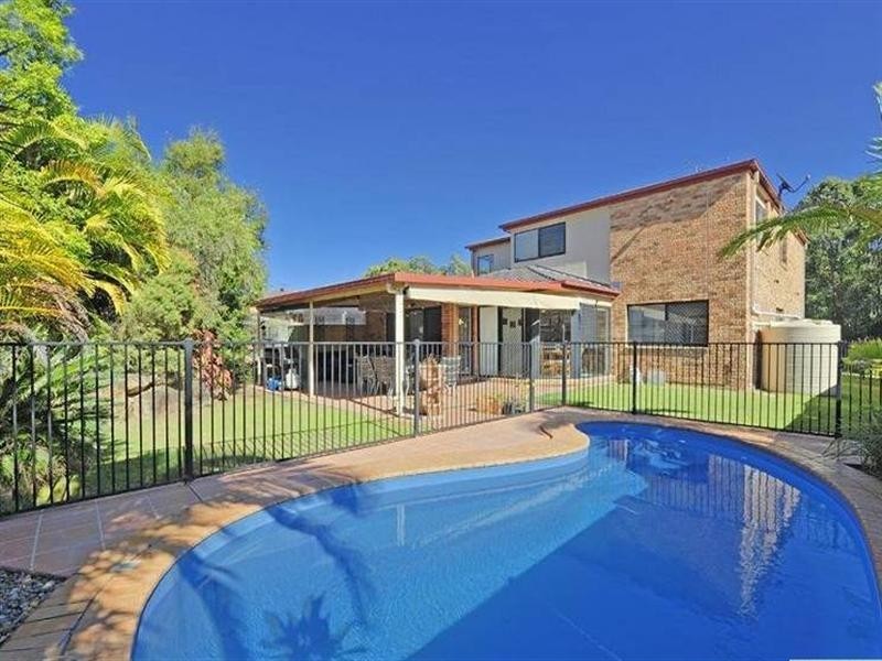 15 Coventry Circuit, Carindale QLD 4152