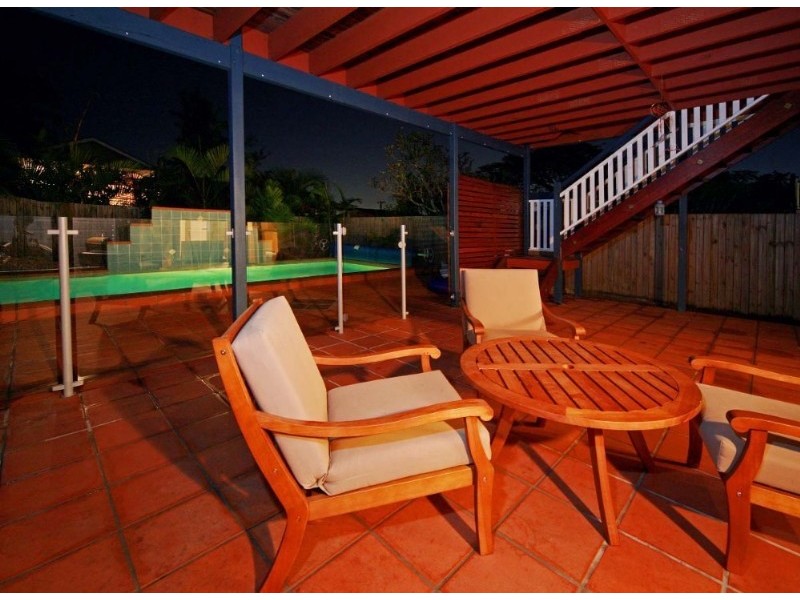 11 Thynne Avenue, Norman Park QLD 4170