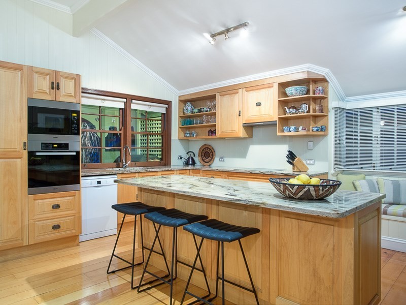 160 Virginia Avenue, Hawthorne QLD 4171