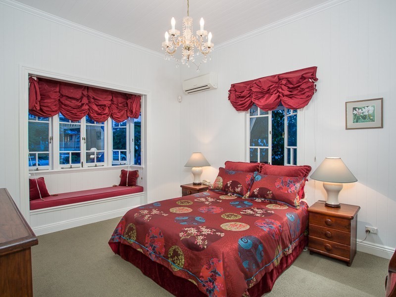 160 Virginia Avenue, Hawthorne QLD 4171