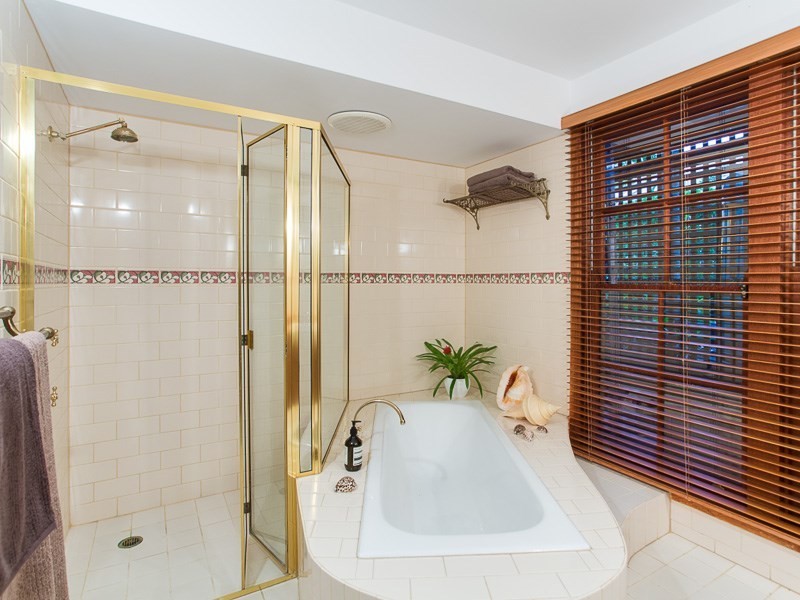 160 Virginia Avenue, Hawthorne QLD 4171