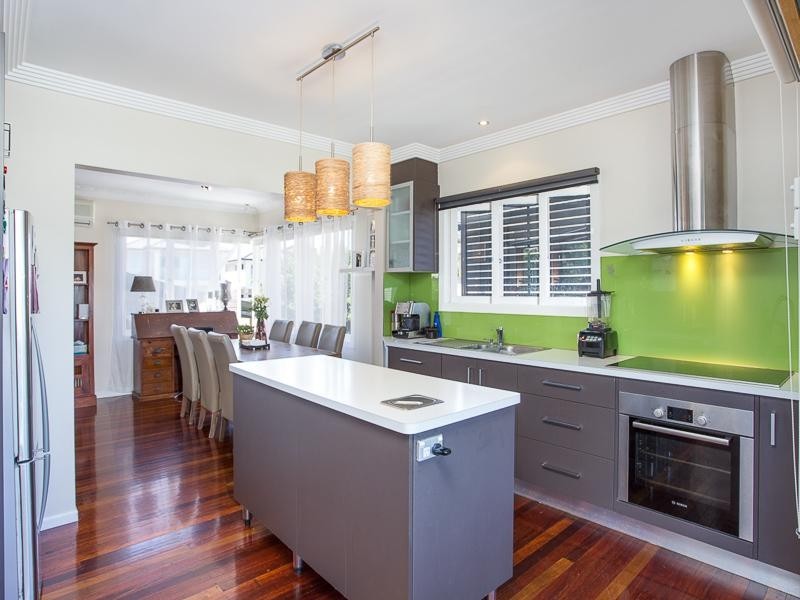 5 Woodhill Avenue, Coorparoo QLD 4151