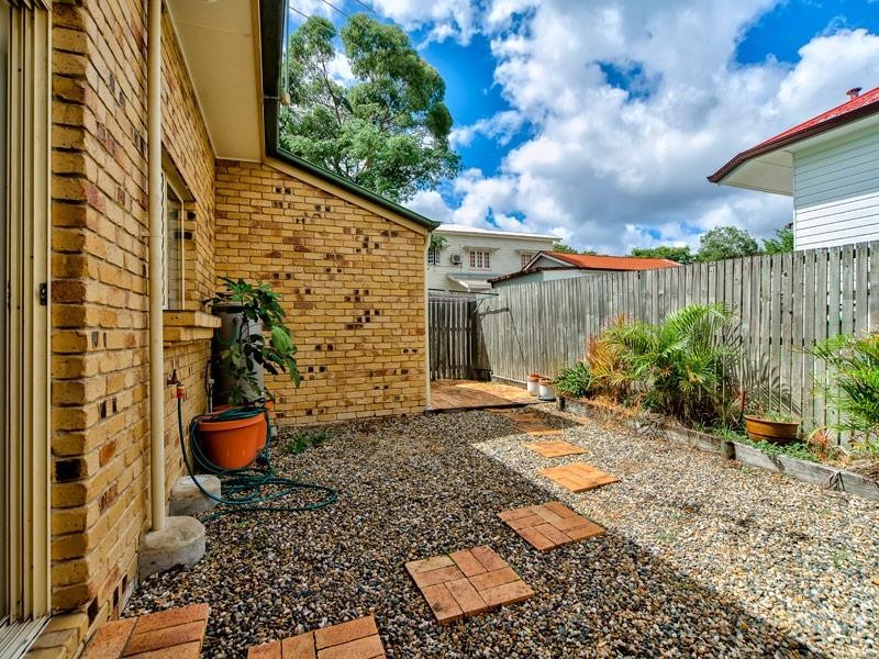 2/249 Riding Road, Balmoral QLD 4171