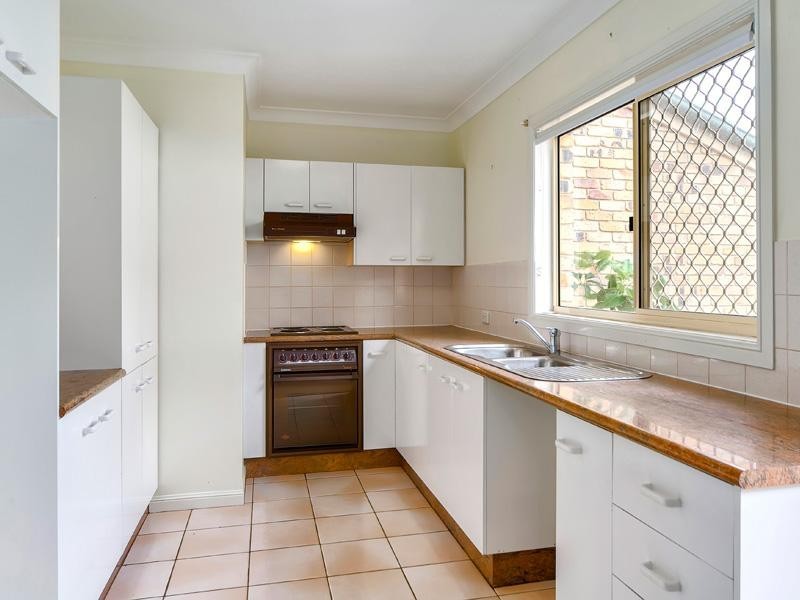 2/249 Riding Road, Balmoral QLD 4171