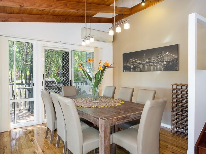 9a Majestic Outlook, Seven Hills QLD 4170