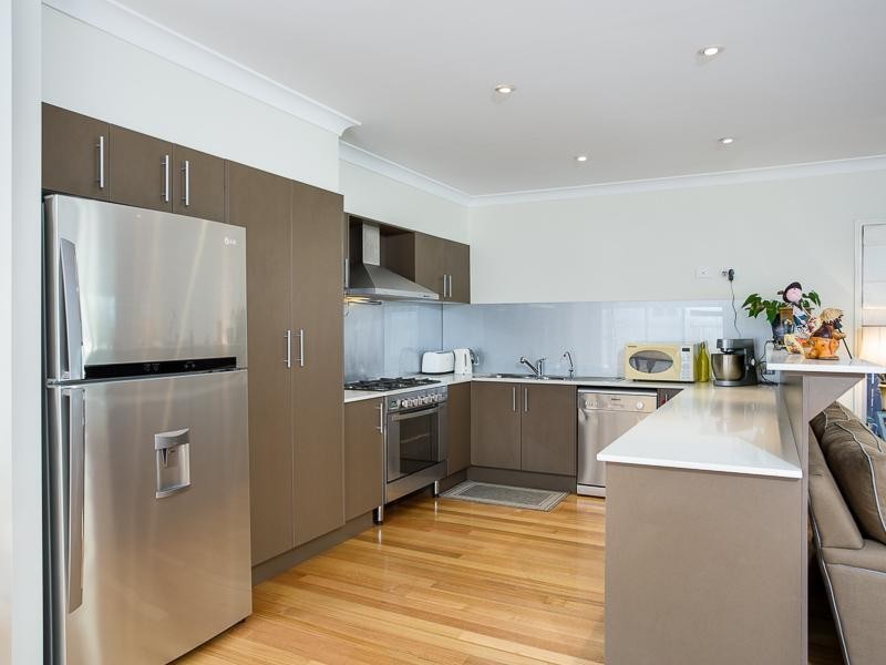 71 Raven Street, Camp Hill QLD 4152