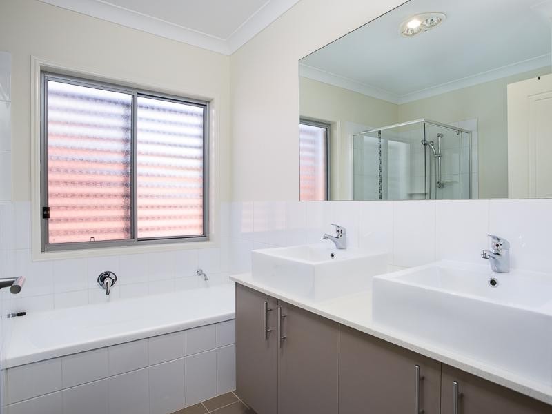 71 Raven Street, Camp Hill QLD 4152
