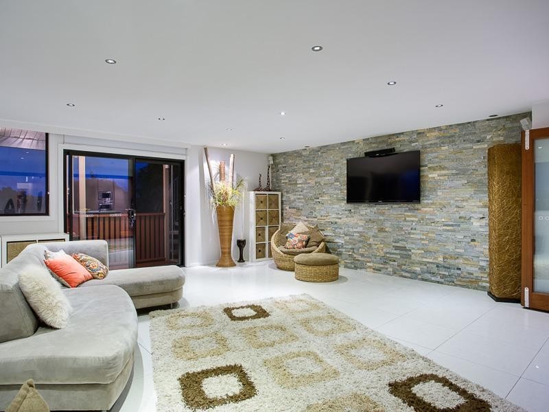 77 Miles Street, Hawthorne QLD 4171