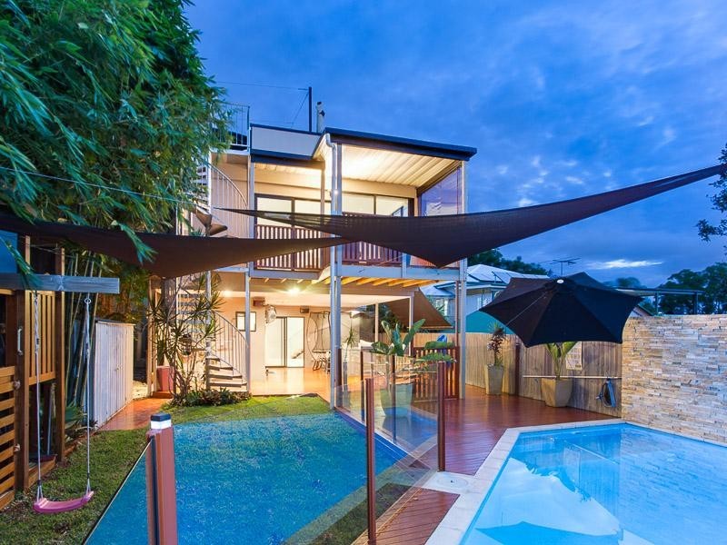 77 Miles Street, Hawthorne QLD 4171