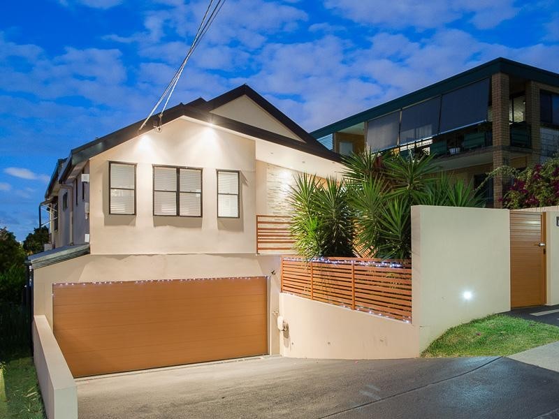 77 Miles Street, Hawthorne QLD 4171