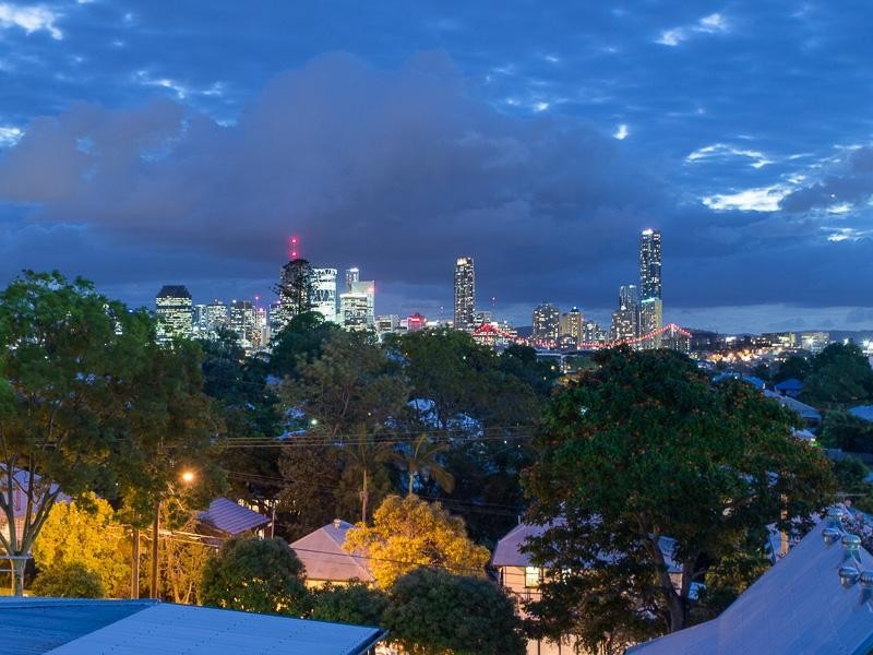 77 Miles Street, Hawthorne QLD 4171