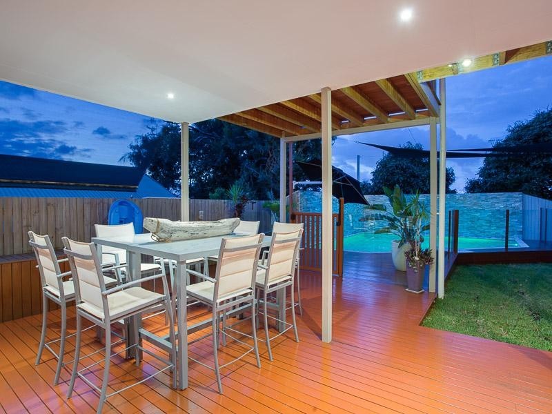 77 Miles Street, Hawthorne QLD 4171