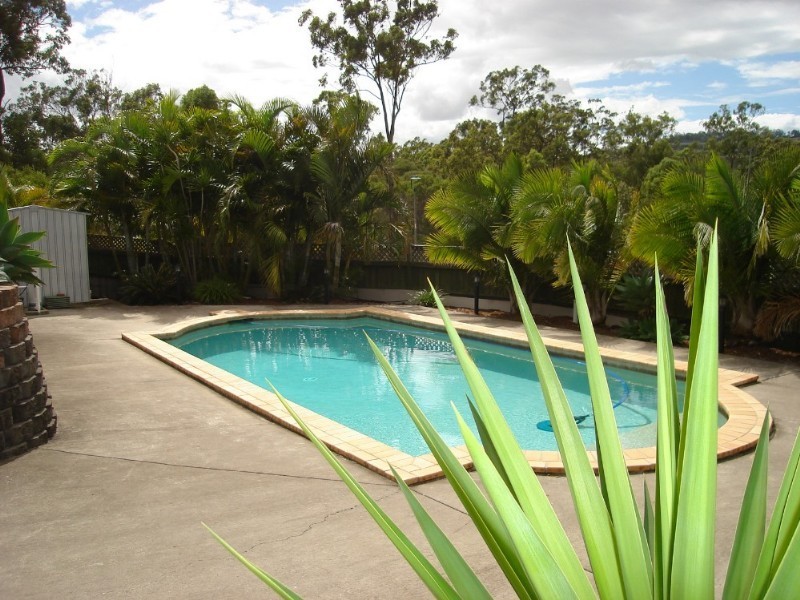 5 Aspen Street, Carindale QLD 4152