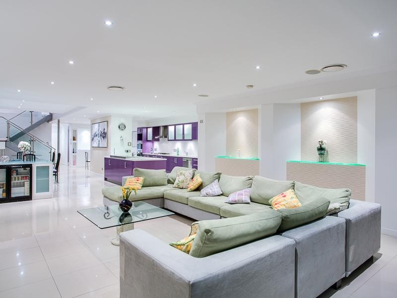 25 Sylvia Street, Camp Hill QLD 4152