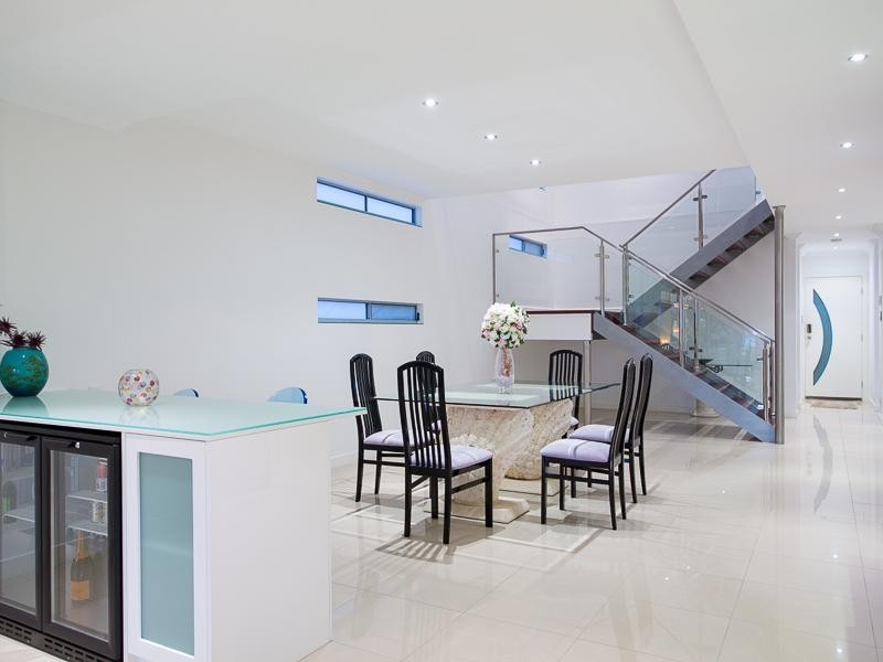 25 Sylvia Street, Camp Hill QLD 4152