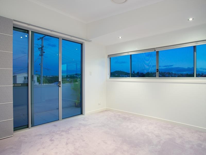 25 Sylvia Street, Camp Hill QLD 4152