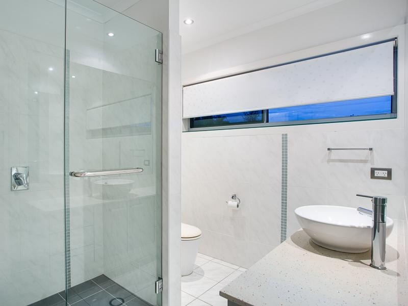 25 Sylvia Street, Camp Hill QLD 4152