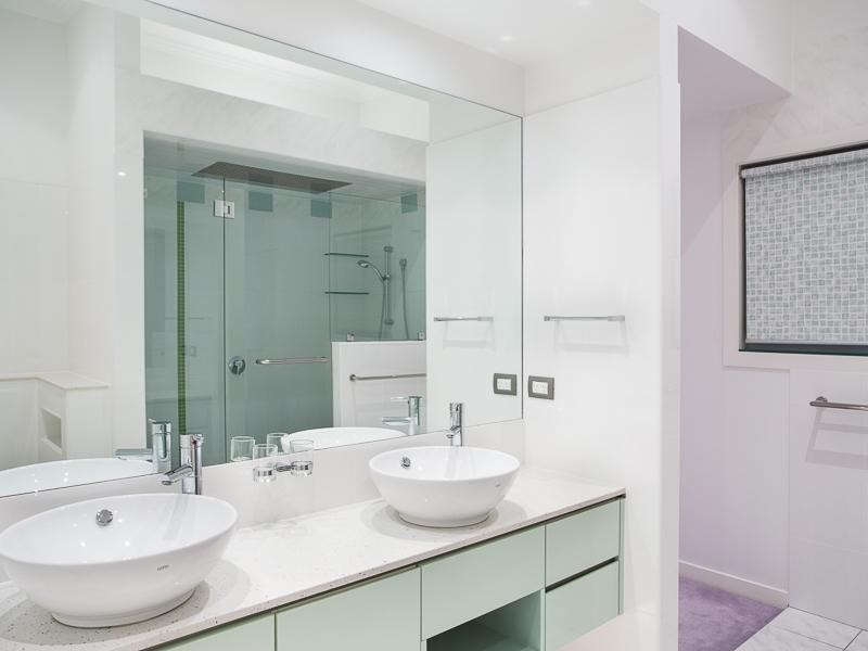 25 Sylvia Street, Camp Hill QLD 4152