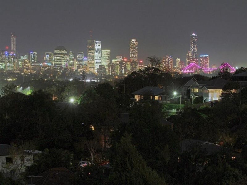 25 Sylvia Street, Camp Hill QLD 4152