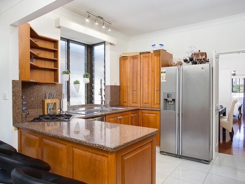36 Douglas Street, Greenslopes QLD 4120