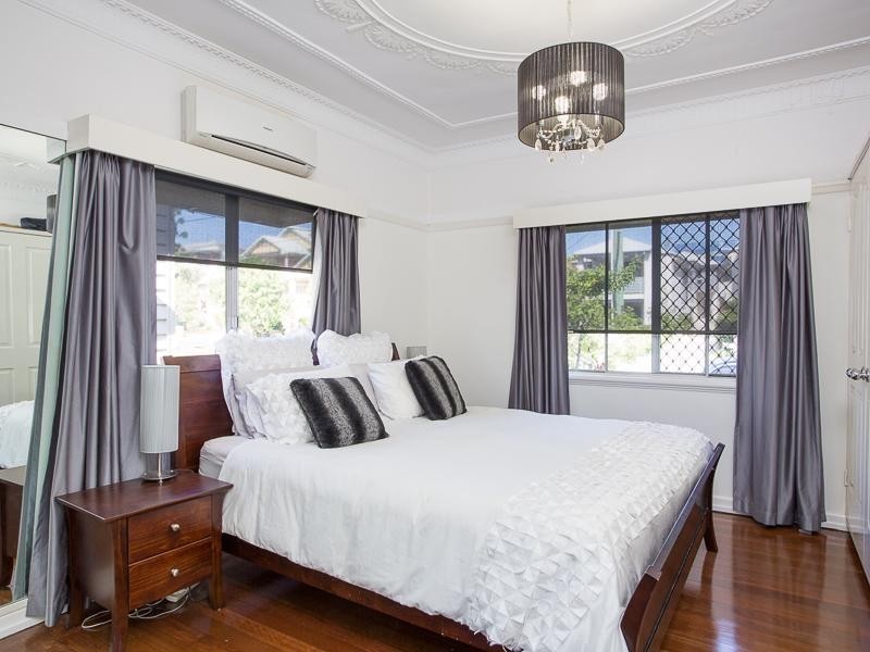 36 Douglas Street, Greenslopes QLD 4120