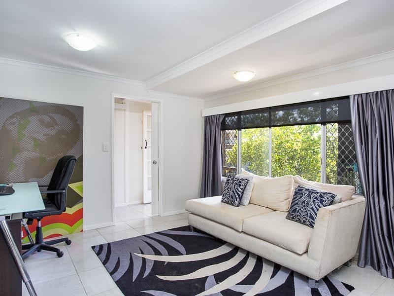 36 Douglas Street, Greenslopes QLD 4120