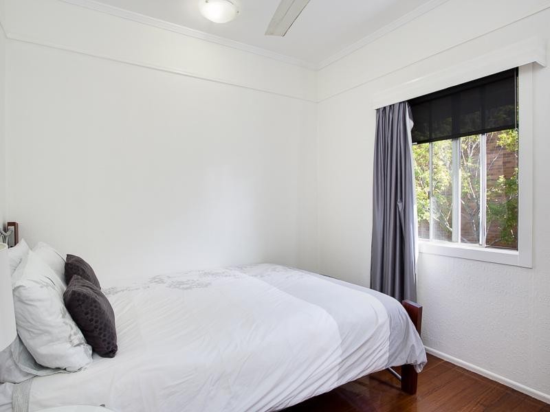 36 Douglas Street, Greenslopes QLD 4120