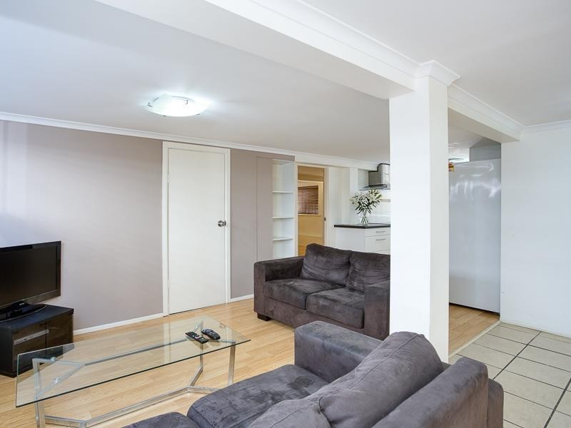 36 Douglas Street, Greenslopes QLD 4120