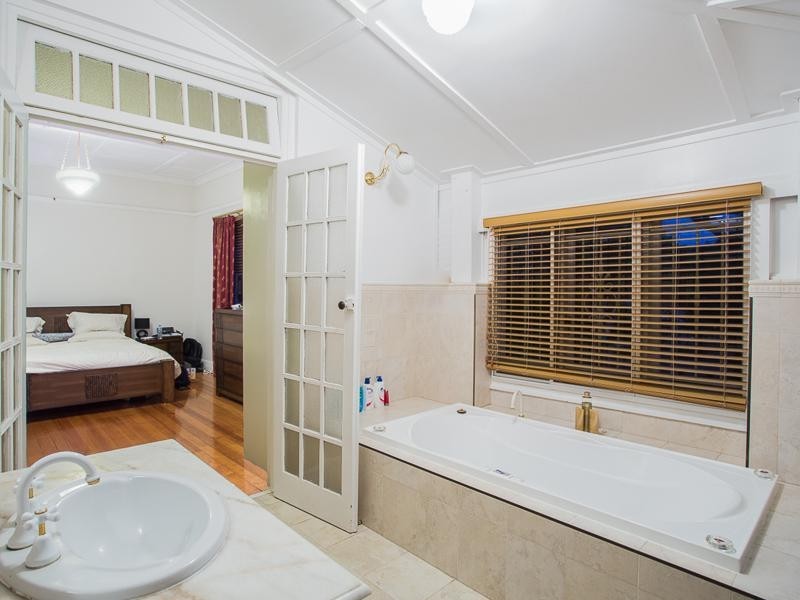 74 Bolan Street, Bulimba QLD 4171
