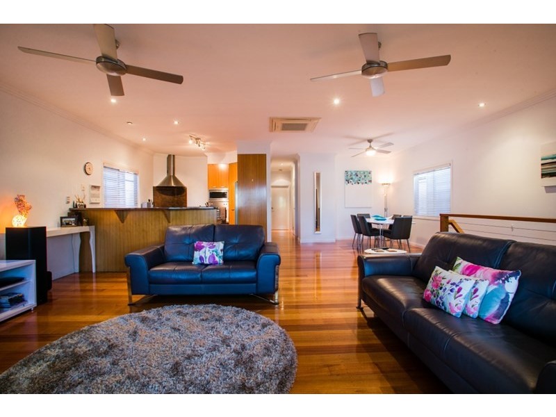 24 Dutton Street, Hawthorne QLD 4171