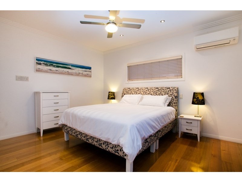 24 Dutton Street, Hawthorne QLD 4171