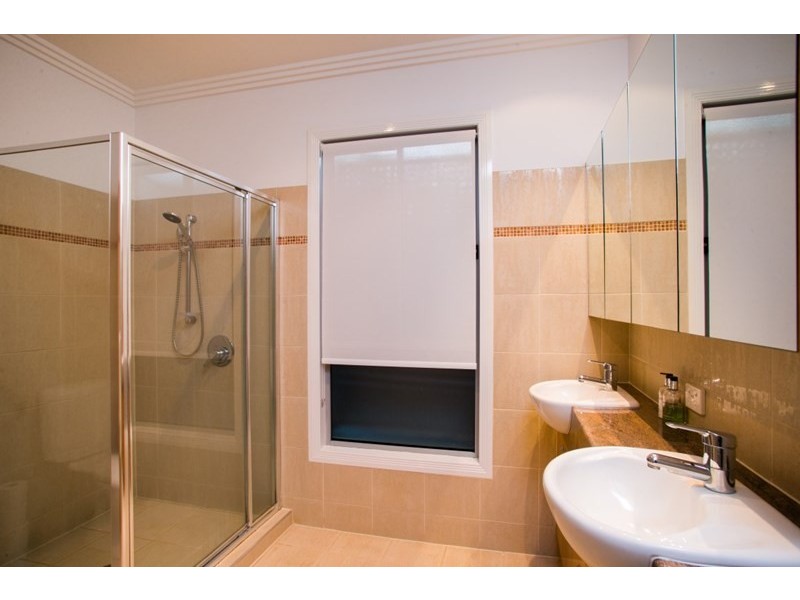 24 Dutton Street, Hawthorne QLD 4171