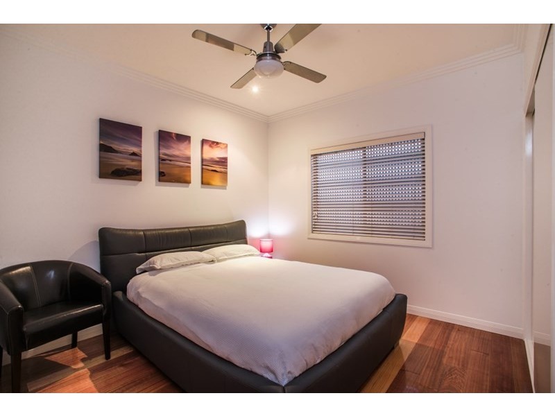 24 Dutton Street, Hawthorne QLD 4171