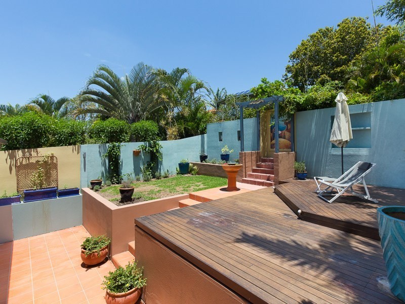 24 Dutton Street, Hawthorne QLD 4171