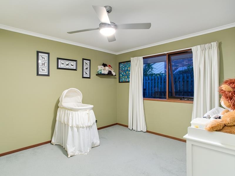 141 Meadowlands Road, Carindale QLD 4152