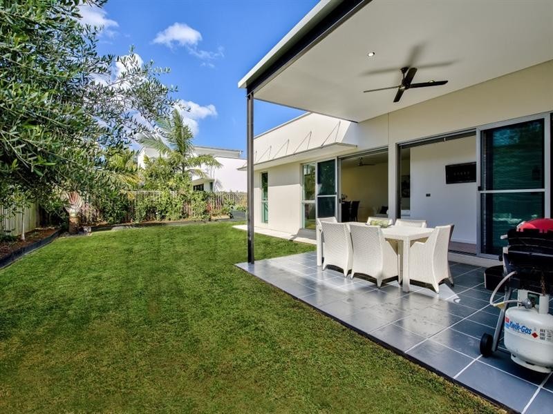 24 Waterline Crescent, Bulimba QLD 4171