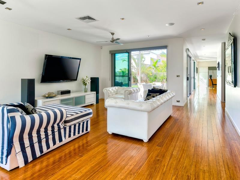 24 Waterline Crescent, Bulimba QLD 4171