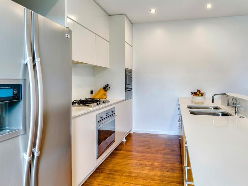 24 Waterline Crescent, Bulimba QLD 4171