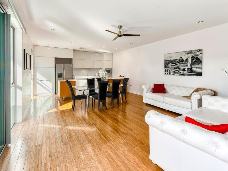 24 Waterline Crescent, Bulimba QLD 4171