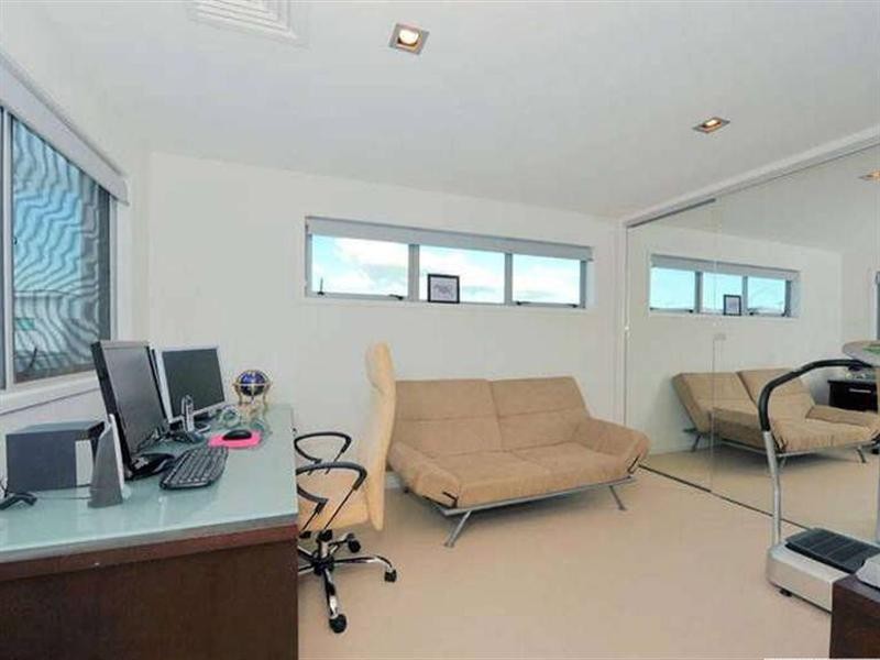 24 Waterline Crescent, Bulimba QLD 4171