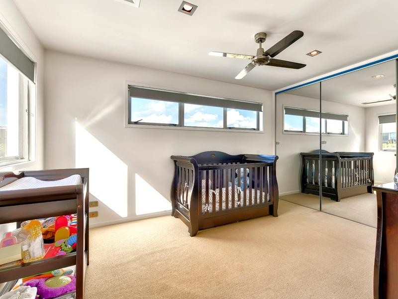 24 Waterline Crescent, Bulimba QLD 4171