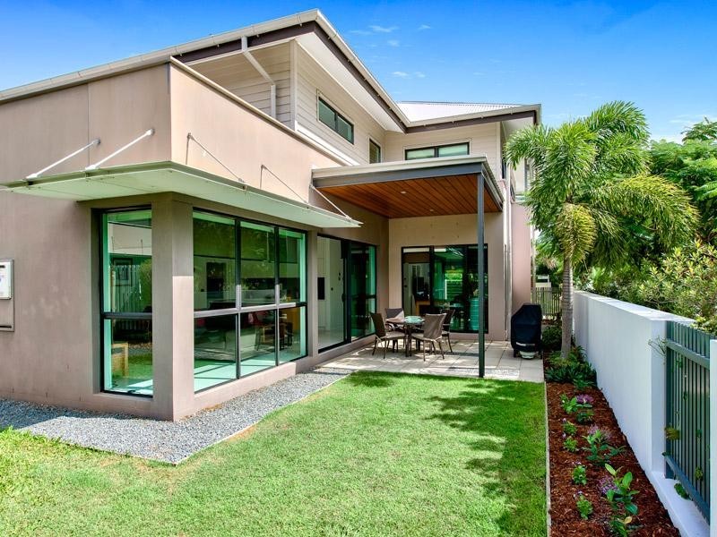 2 Shore Crescent, Bulimba QLD 4171