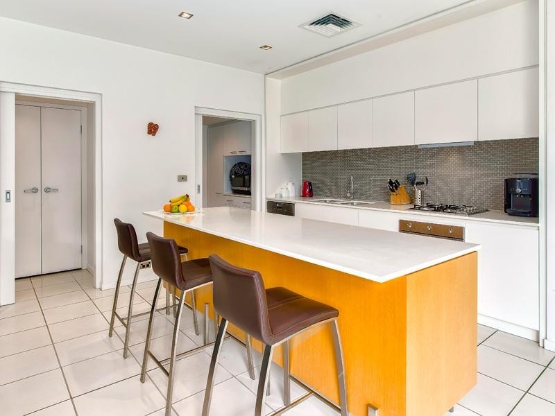 2 Shore Crescent, Bulimba QLD 4171