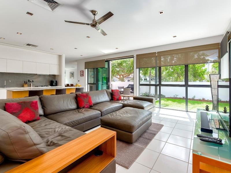 2 Shore Crescent, Bulimba QLD 4171